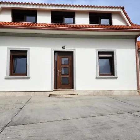 Дом отдыха Casa Dorinda - Malpica, Spacious And Relaxing *
