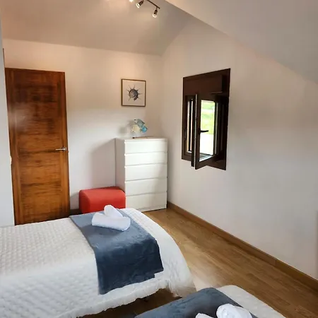 Дом отдыха Casa Dorinda - Malpica, Spacious And Relaxing