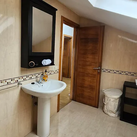 Дом отдыха Casa Dorinda - Malpica, Spacious And Relaxing Мальпика