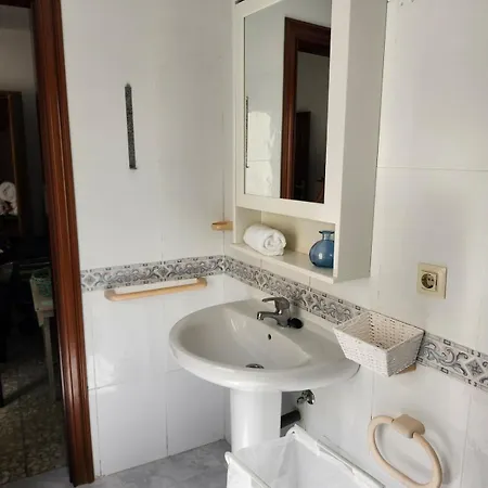 Casa Dorinda - Malpica, Spacious And Relaxing