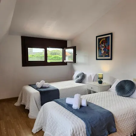 Дом отдыха Casa Dorinda - Malpica, Spacious And Relaxing