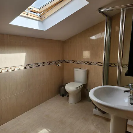 Дом отдыха Casa Dorinda - Malpica, Spacious And Relaxing *
